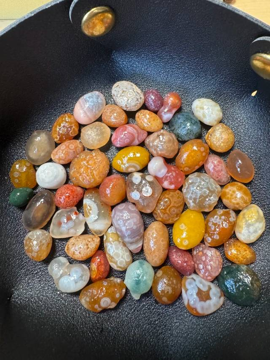 I have been very touched by Gobi Agate Jewelry recently.