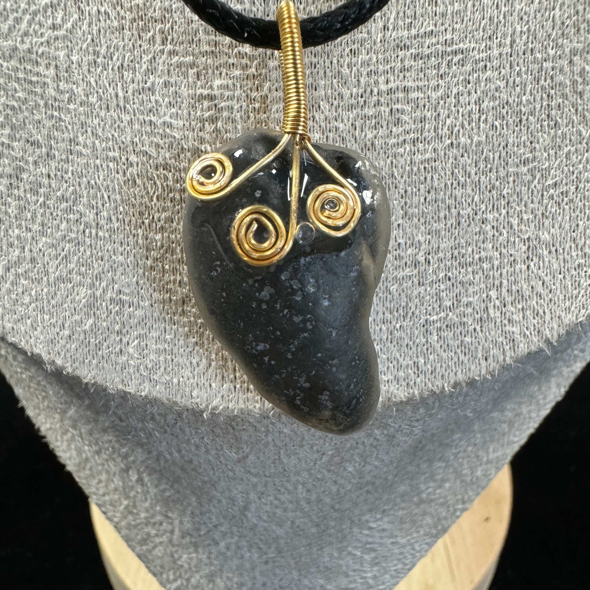 Natural Gobi Black Sugar Heart Agate Pendant Necklace – Raw Desert Stone Jewelry