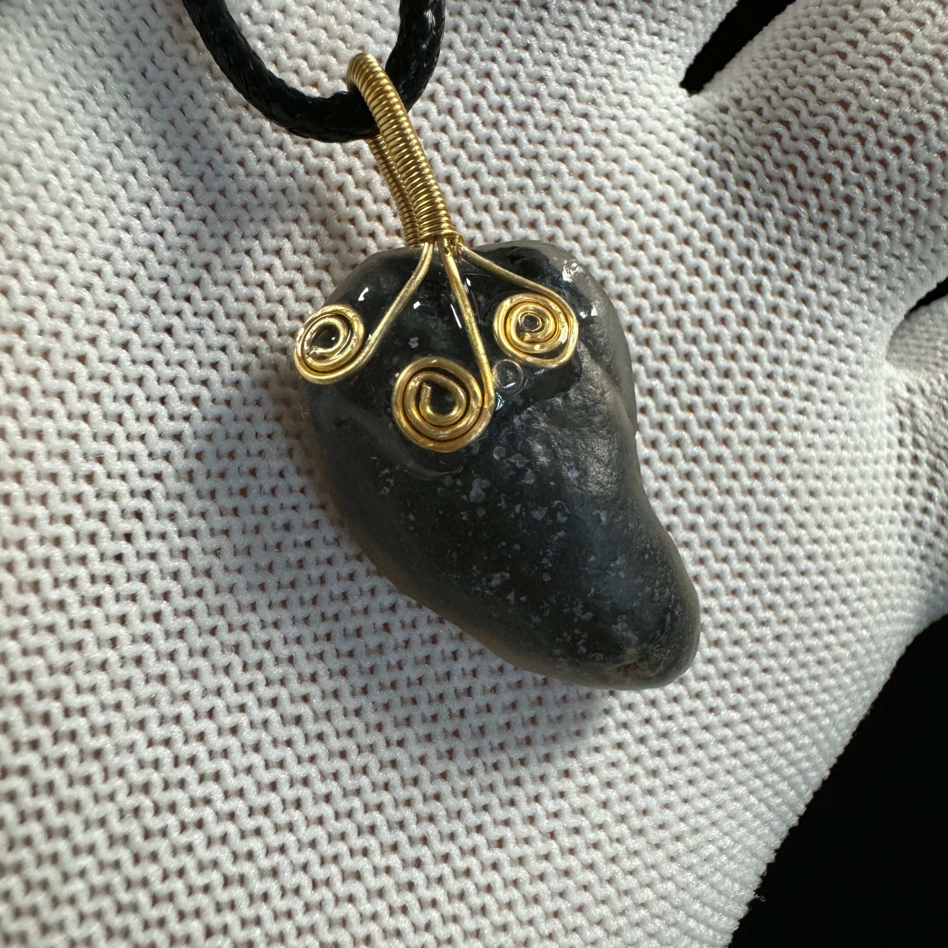 Natural Gobi Black Sugar Heart Agate Pendant Necklace – Raw Desert Stone Jewelry