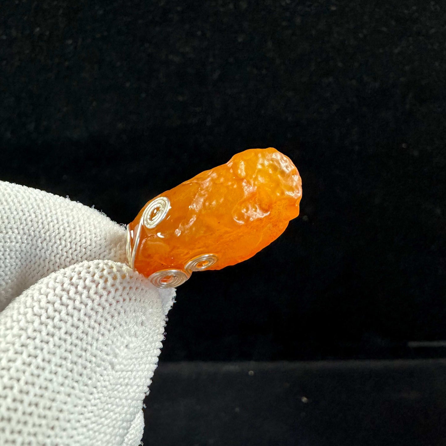Natural Gobi Red Vein Agate – Raw Desert Stone for Jewelry & Collecting