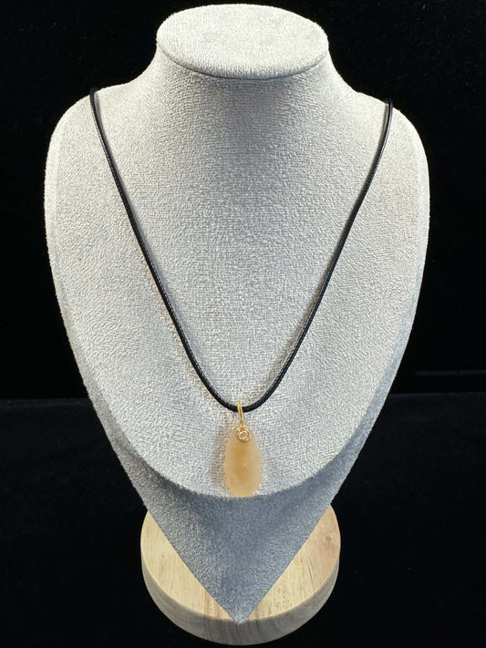 Natural Gobi Yellow Sugar Heart Agate Pendant Necklace – Raw Stone Jewelry