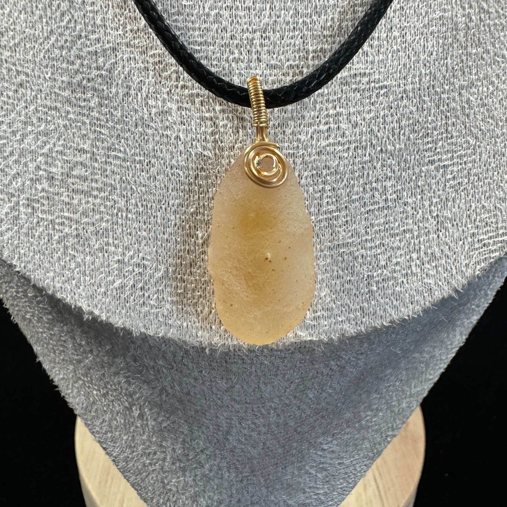 Natural Gobi Yellow Sugar Heart Agate Pendant Necklace – Raw Stone Jewelry