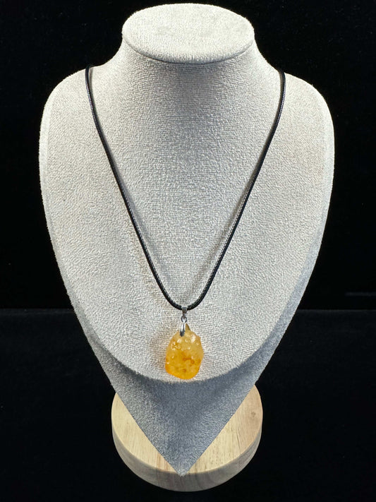 Natural Gobi Yellow Sugar Agate Pendant Necklace – Raw Desert Stone Jewelry