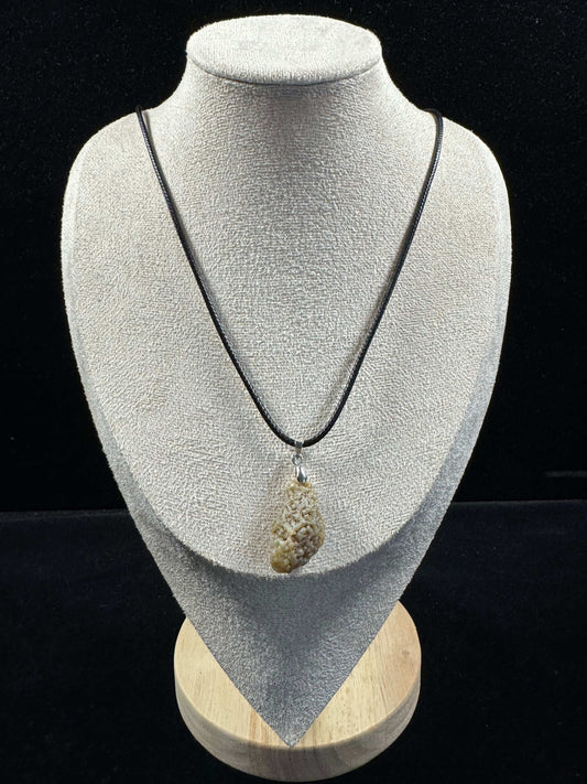 Natural Gobi Vein Agate Pendant Necklace – Women's Raw Stone Jewelry