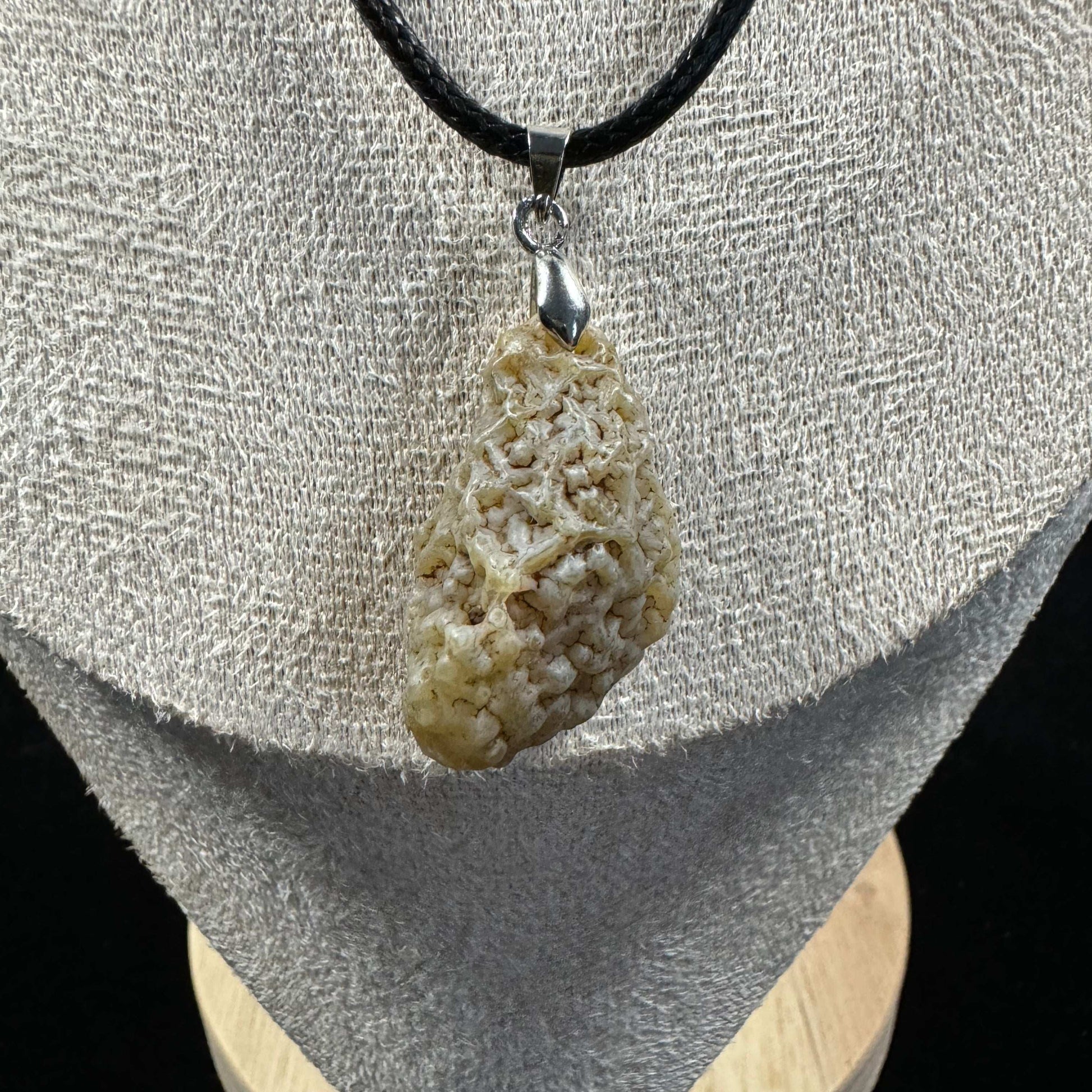 Natural Gobi Vein Agate Pendant Necklace – Women's Raw Stone Jewelry