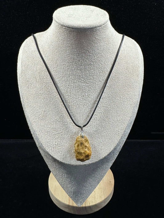 Natural Gobi Vein Agate Pendant Necklace – Raw Desert Stone Jewelry