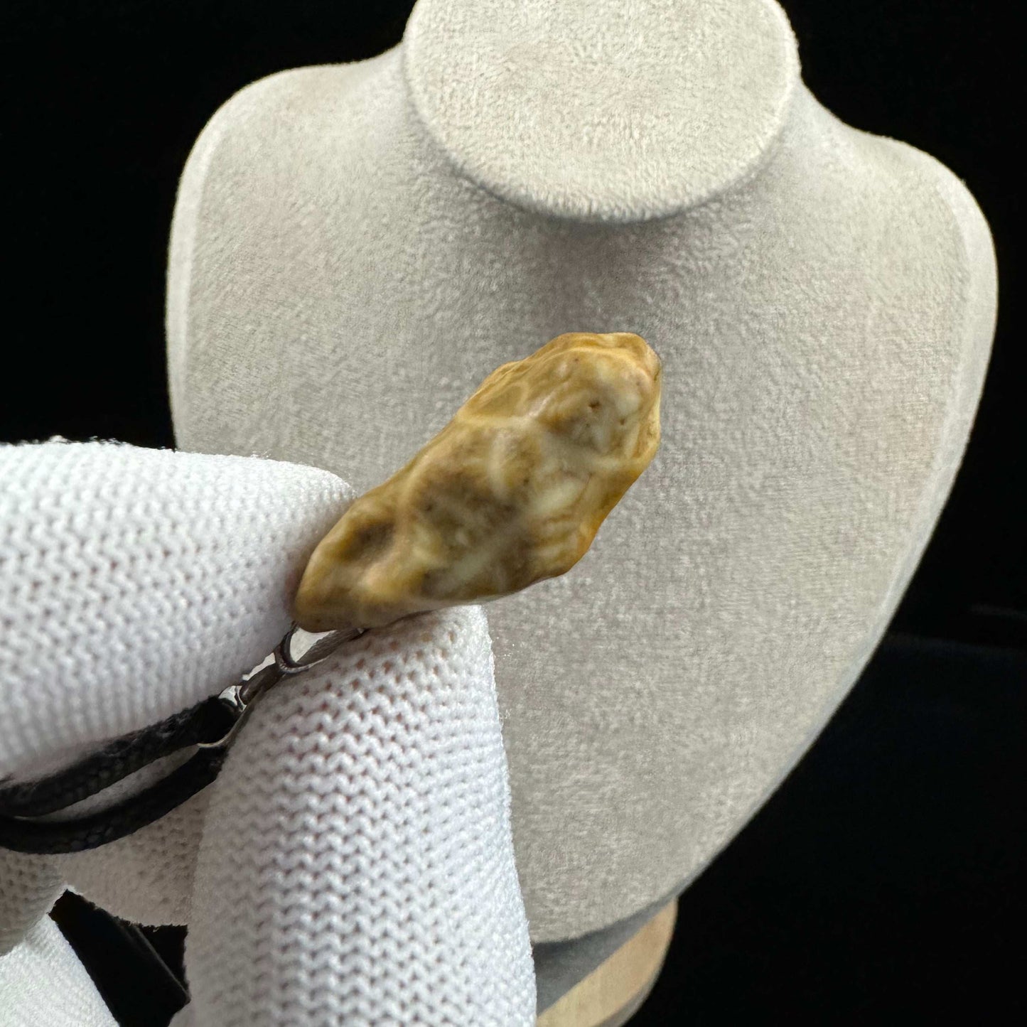 Natural Gobi Vein Agate Pendant Necklace – Raw Desert Stone Jewelry