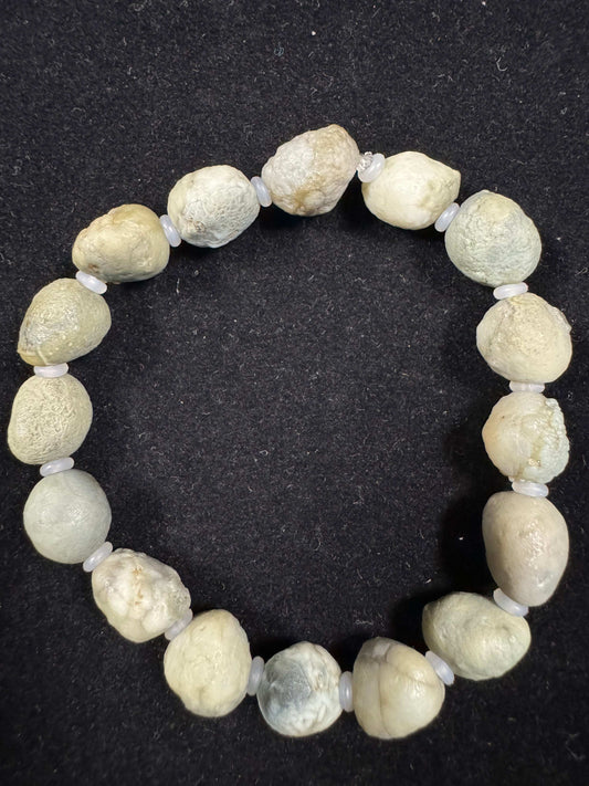 Natural Gobi Surface Jade Raw Stone Bracelet – Rugged Elegance & Earth Energy