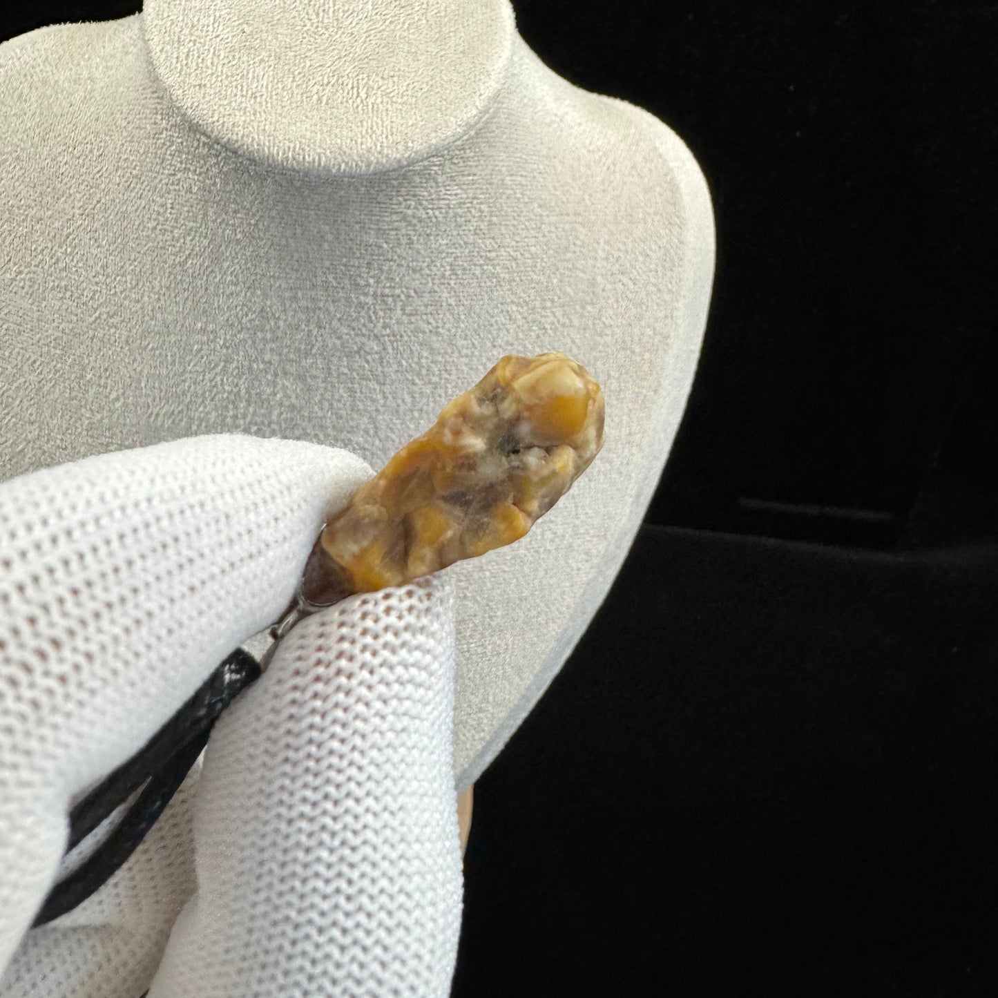 Natural Gobi Vein Agate Pendant – Earth’s Artistry in Every Stone
