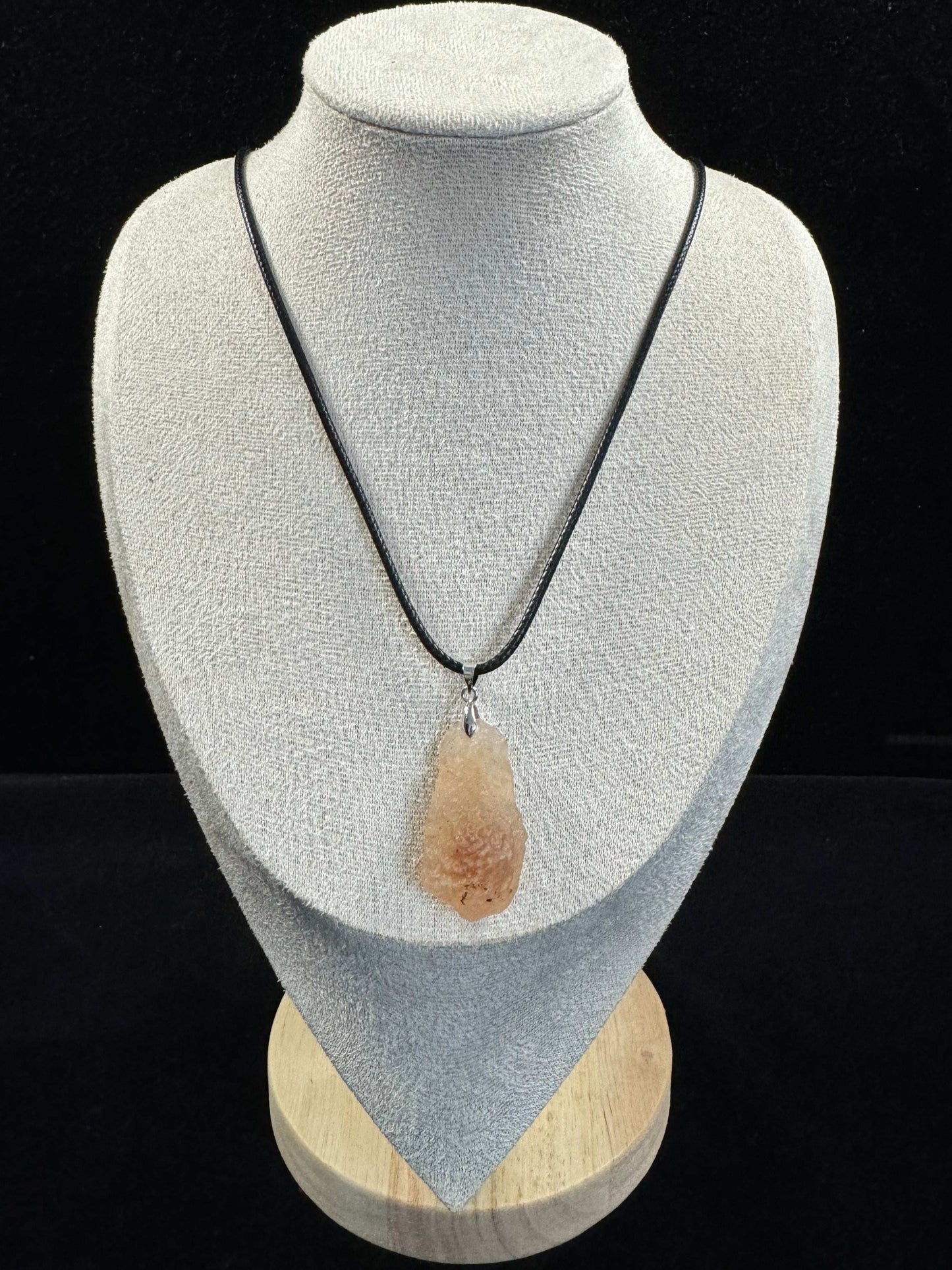 Natural Gobi Sugar Heart Agate Pendant – Sweet Energy & Earthy Elegance