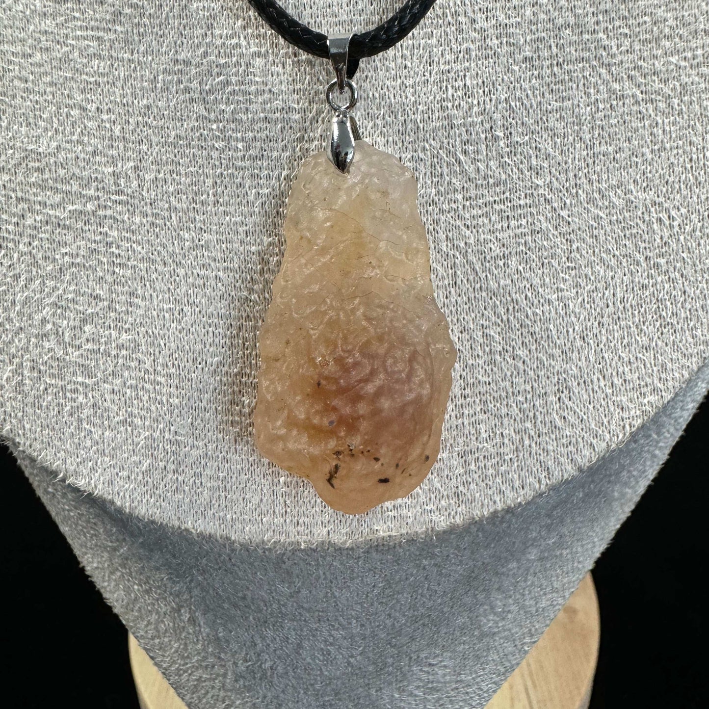 Natural Gobi Sugar Heart Agate Pendant – Sweet Energy & Earthy Elegance