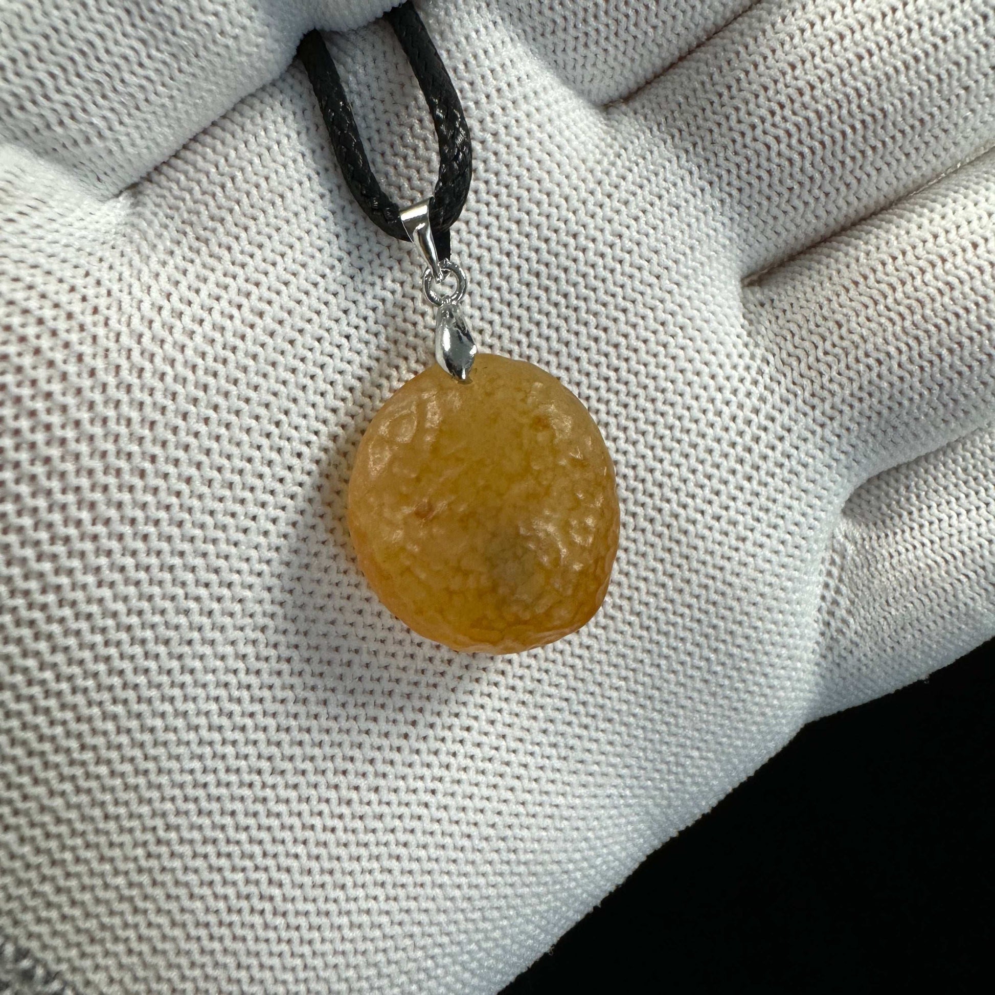 Natural Gobi Yellow Flower Vein Agate Pendant – Radiant Balance & Desert Beauty