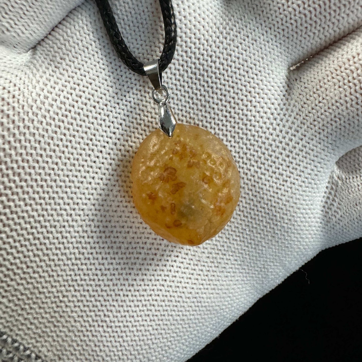 Natural Gobi Yellow Flower Vein Agate Pendant – Radiant Balance & Desert Beauty