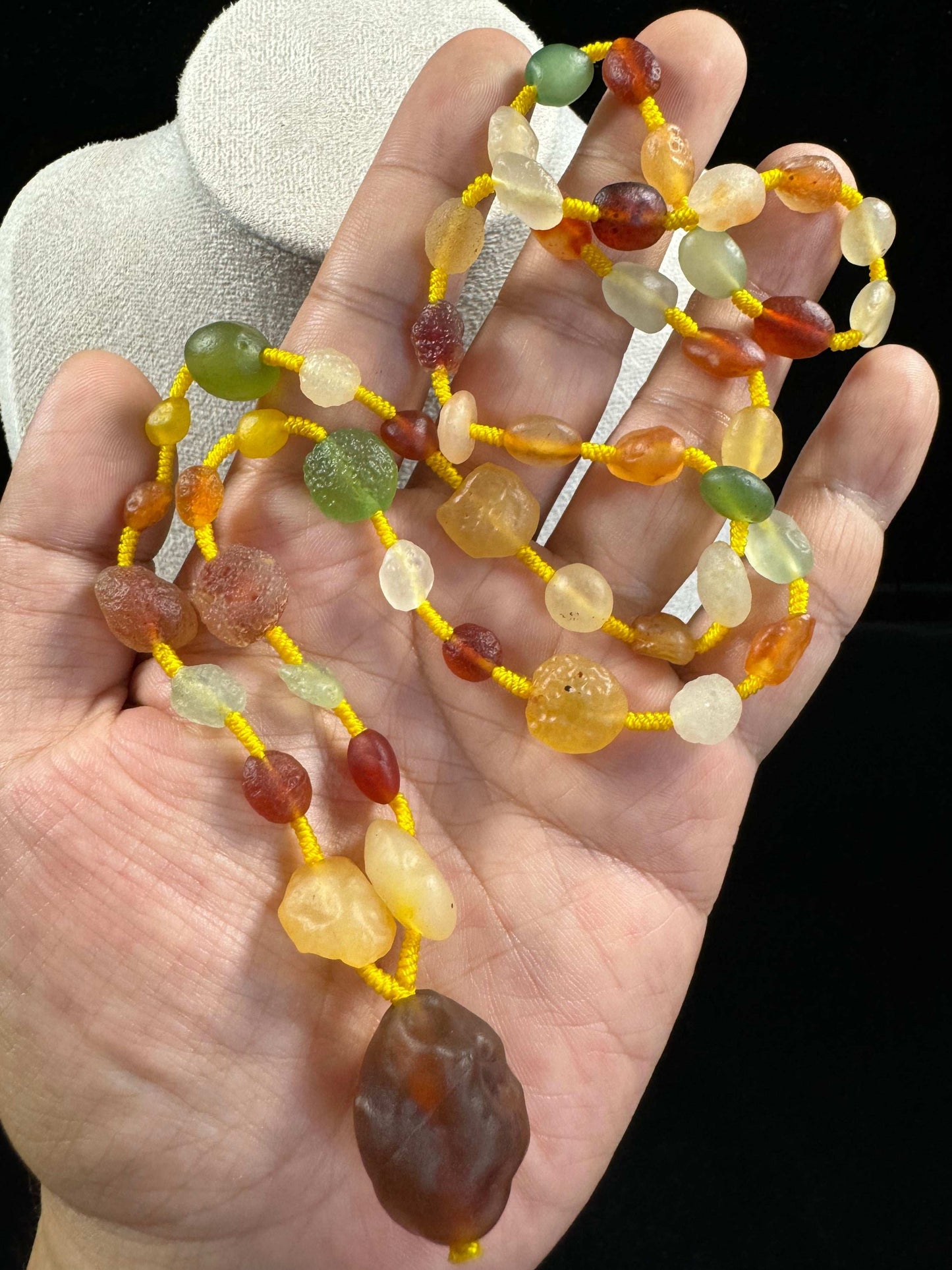 Natural Women’s Gobi Candy-Colored Agate Bead Necklace – Alashan Raw Stone Pendant