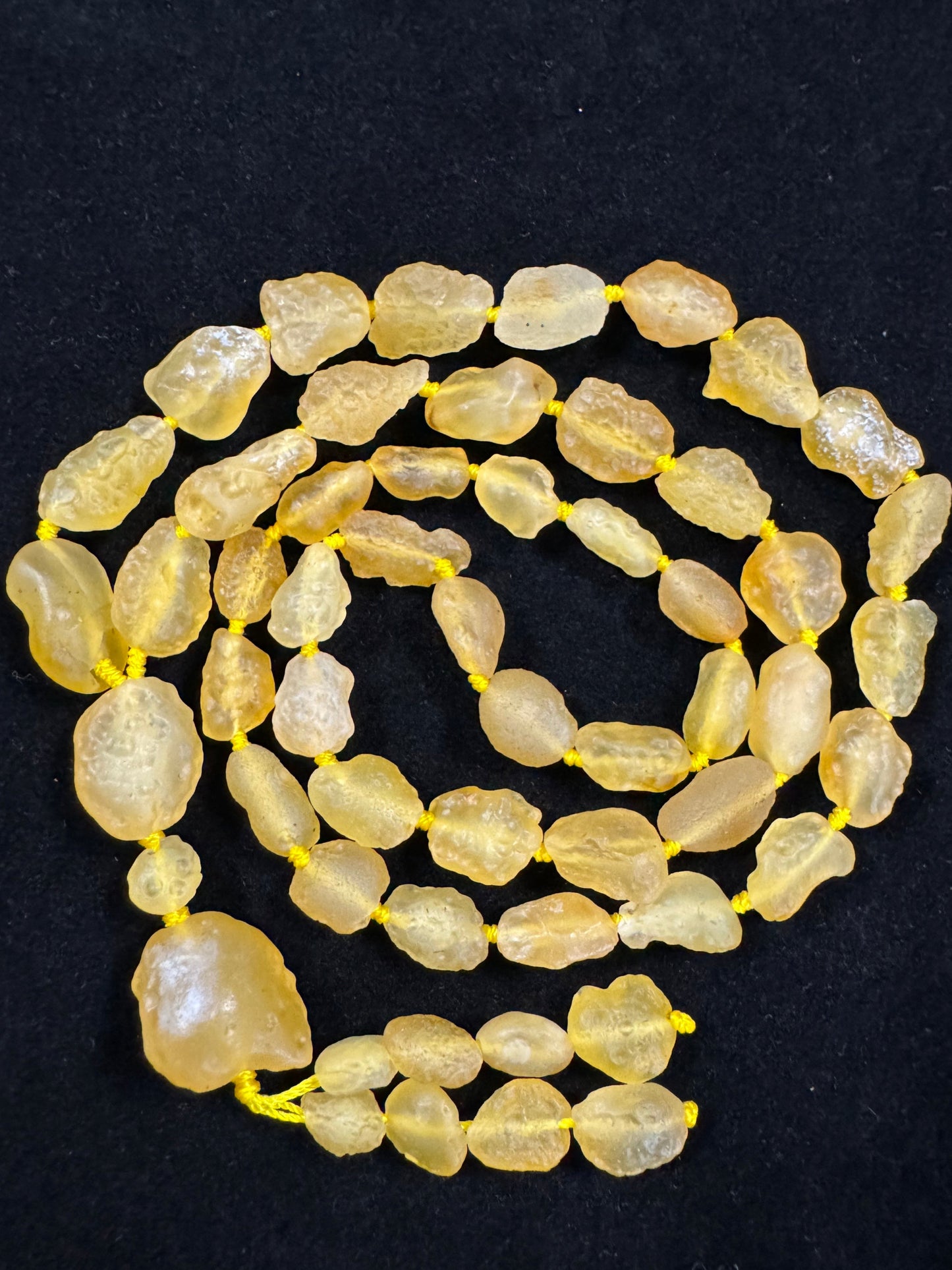 Natural Alxa Gobi Yellow Rock Sugar Agate Necklace – Warmth & Desert Light