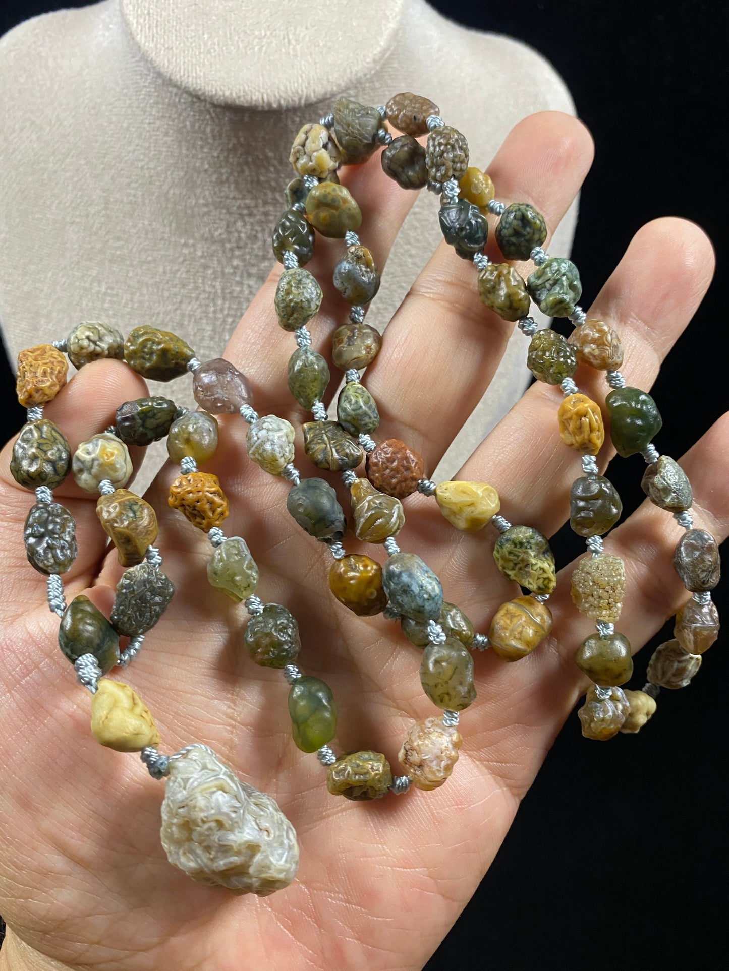 Alashan Natural Green Vein Agate Necklace – Tranquility & Earth Energy