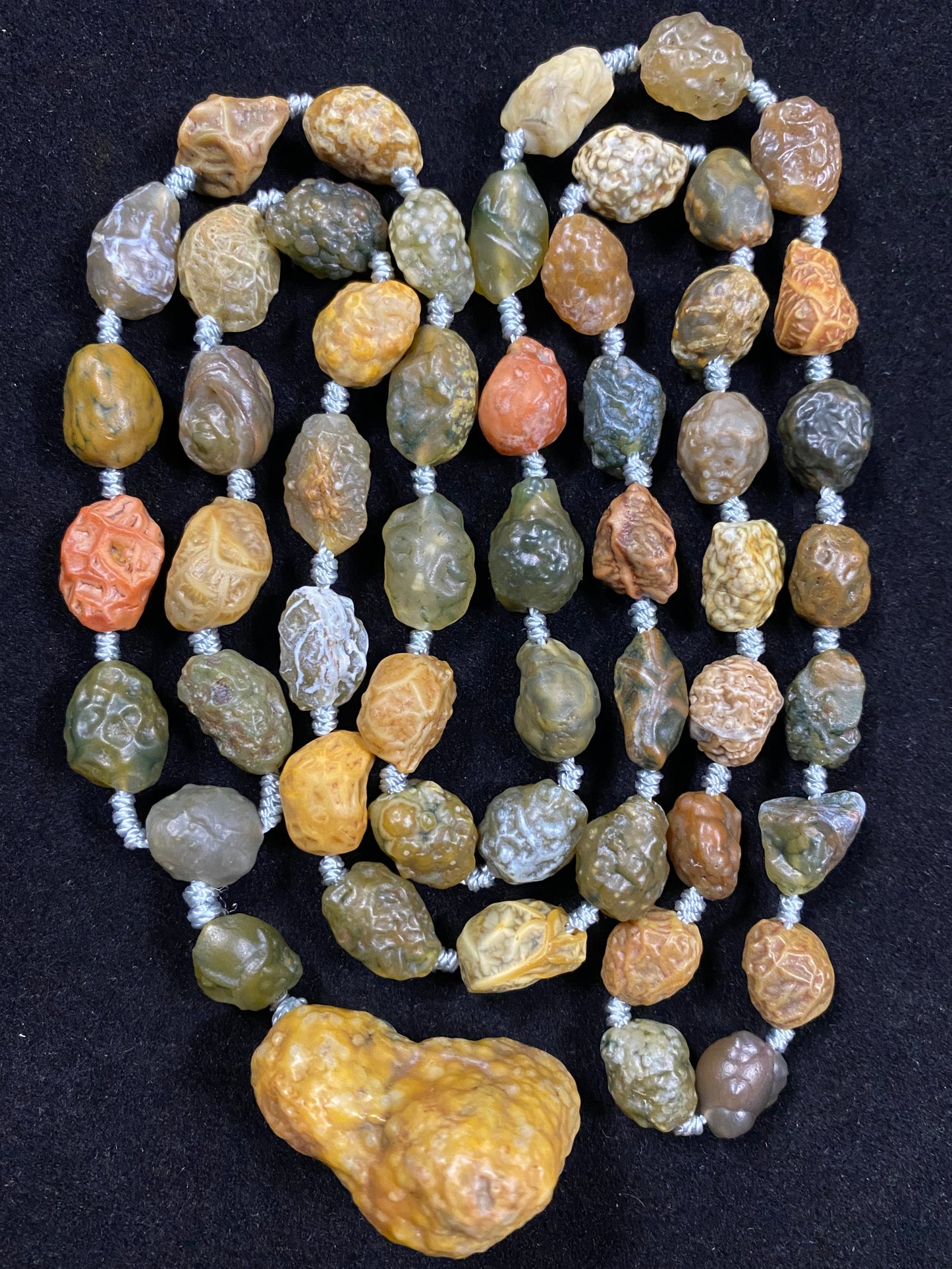 Alashan Natural Gobi Vein Stone Agate Necklace – Ancient Desert Energy, Modern Elegance