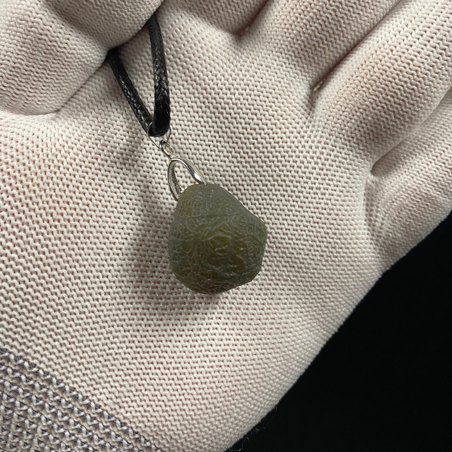 Natural Gobi Green Vein Agate Round Bead Necklace Pendant – Earthy Harmony & Strength