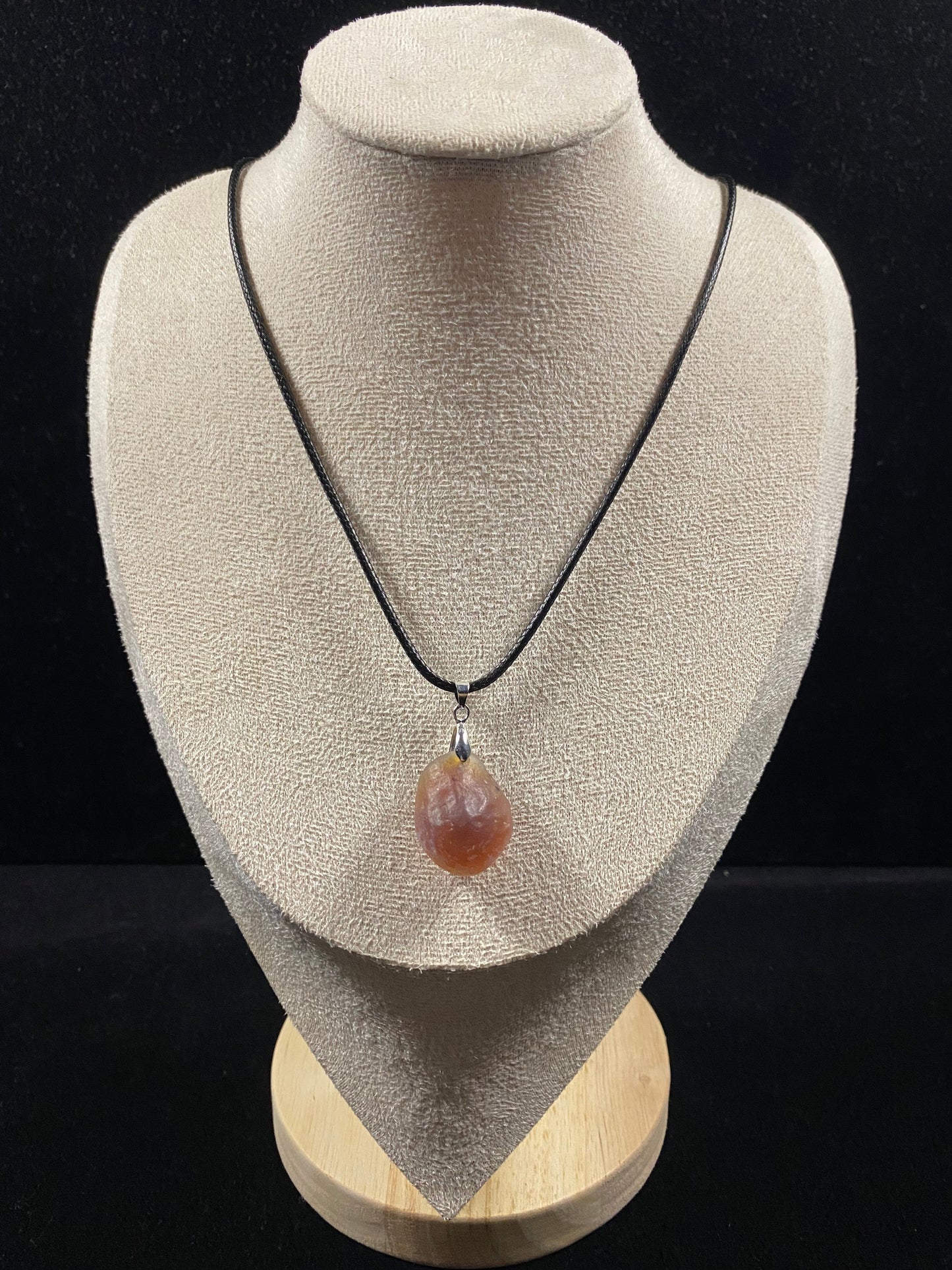 Natural Alxa Gobi Brown Sugar Heart Agate Pendant – Handcrafted Stone of Love & Strength
