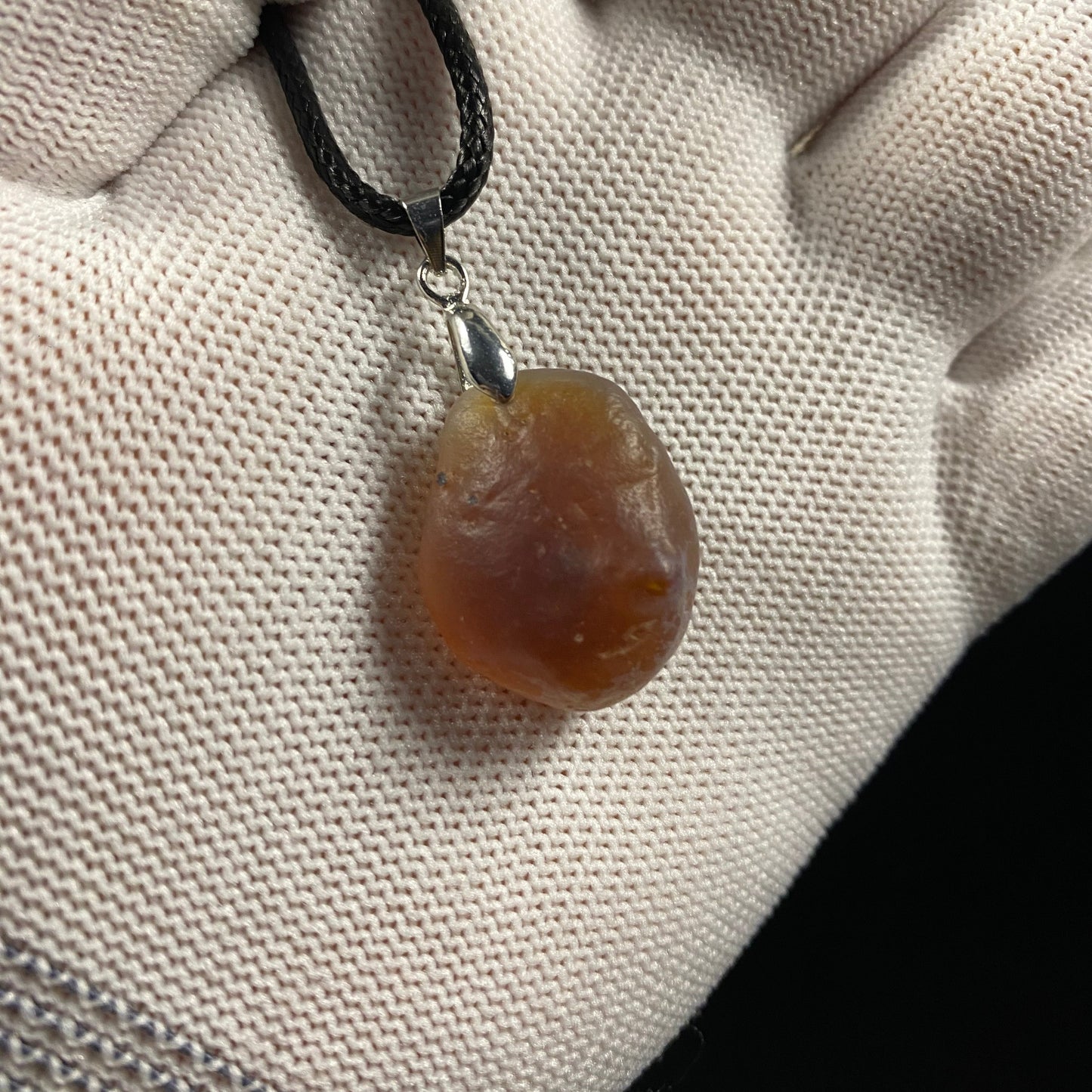 Natural Alxa Gobi Brown Sugar Heart Agate Pendant – Handcrafted Stone of Love & Strength