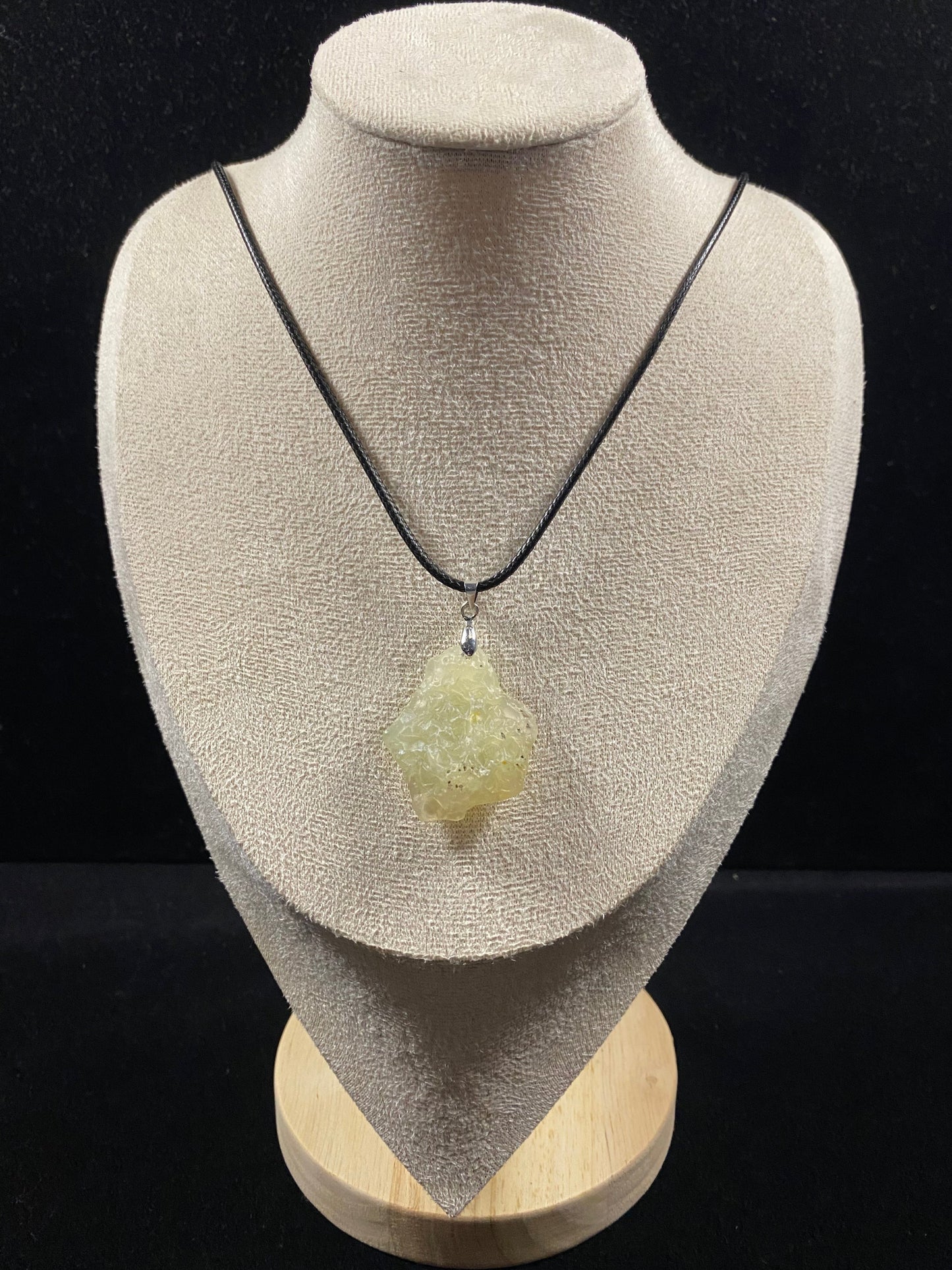 Natural Alxa Gobi Green Ice Agate Pendant – Serenity from the Desert