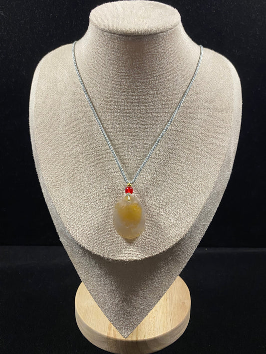 Natural Alxa Gobi Yellow Sugar Heart Agate Pendant – Sweet Energy from the Desert