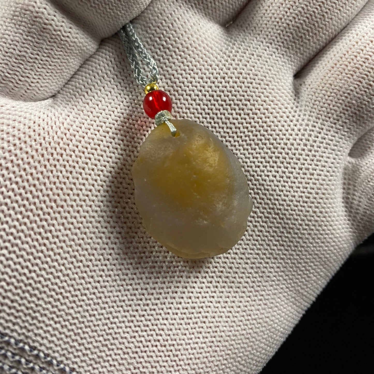 Natural Alxa Gobi Yellow Sugar Heart Agate Pendant – Sweet Energy from the Desert