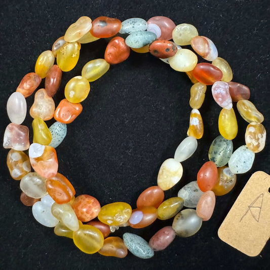 Natural Women’s Candy Agate Bracelet – Three‑Circle Winding Beads from Gobi Desert