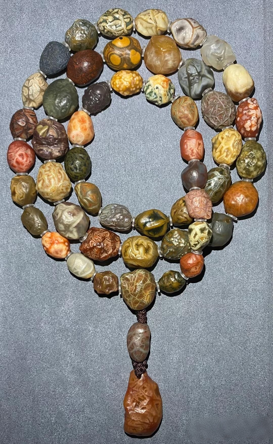 How to choose Alashan agate jewelry for women? A guide to elegance and taste