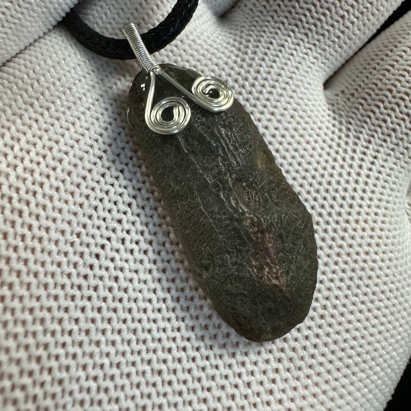Natural Gobi Green Vein Agate Pendant – Healing Raw Stone Jewelry