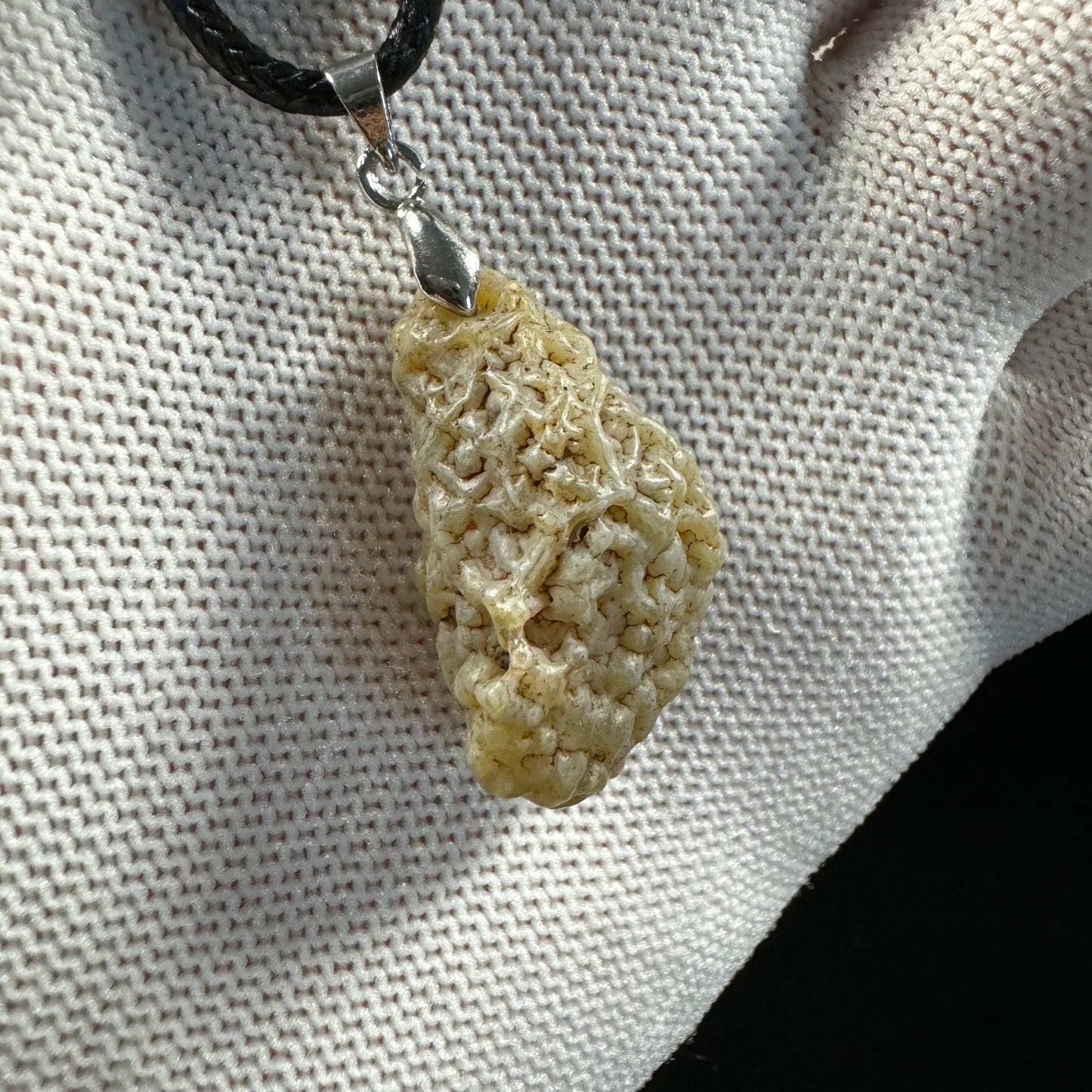 Natural Gobi Vein Agate Pendant Necklace – Women's Raw Stone Jewelry